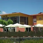 Hotel La Isla 2*