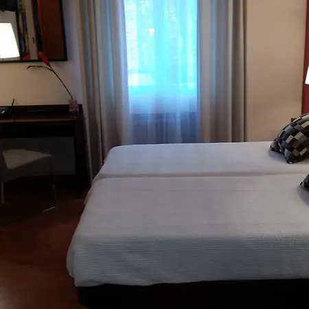 La Isla Hotel