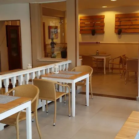 La Isla Hotel 2*
