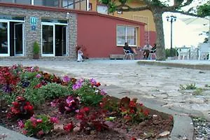 La Isla 2* קולונגה